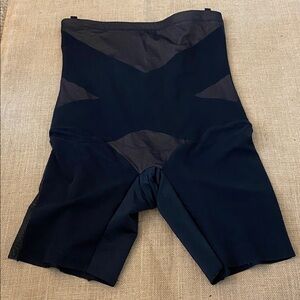 Honeylove SuperPower Short in Runway 2X